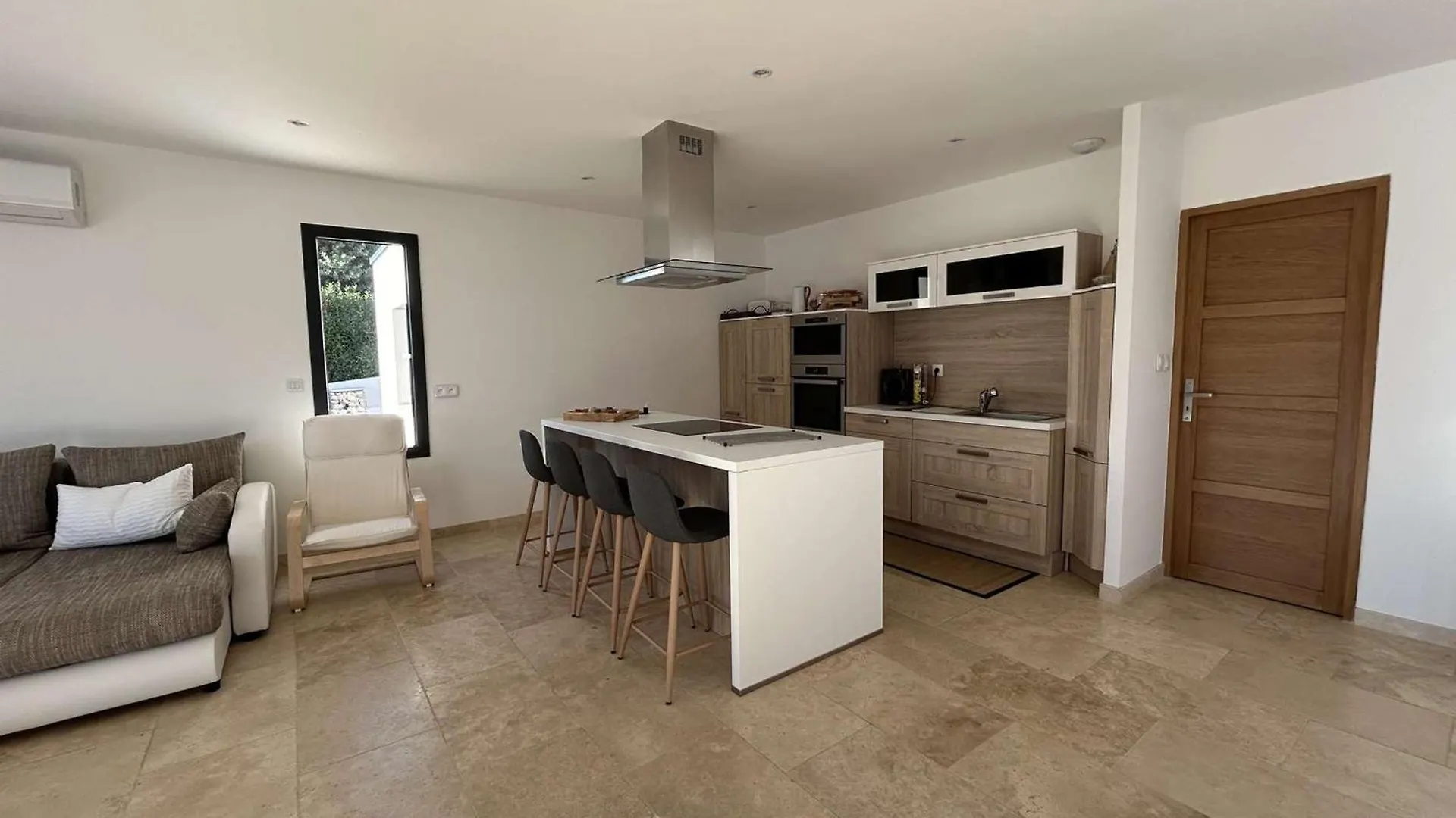 Villa Moderne Avec Piscine Privee, Climatisee, Proche Centre Vallon Pont D'Arc - Fr-1-382-216 Vallon-Pont-d'Arc